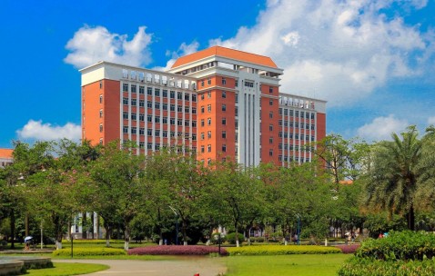 华南师范大学在哪个城市