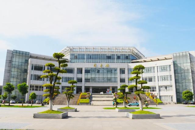 中南财经政法大学本科几年制